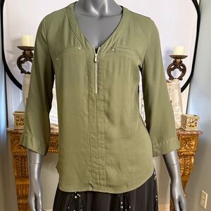 Elegant Olive Women's Blouse with Zipper Accent